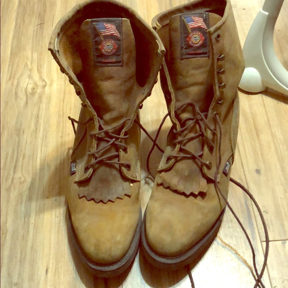 Men’s Justin’s